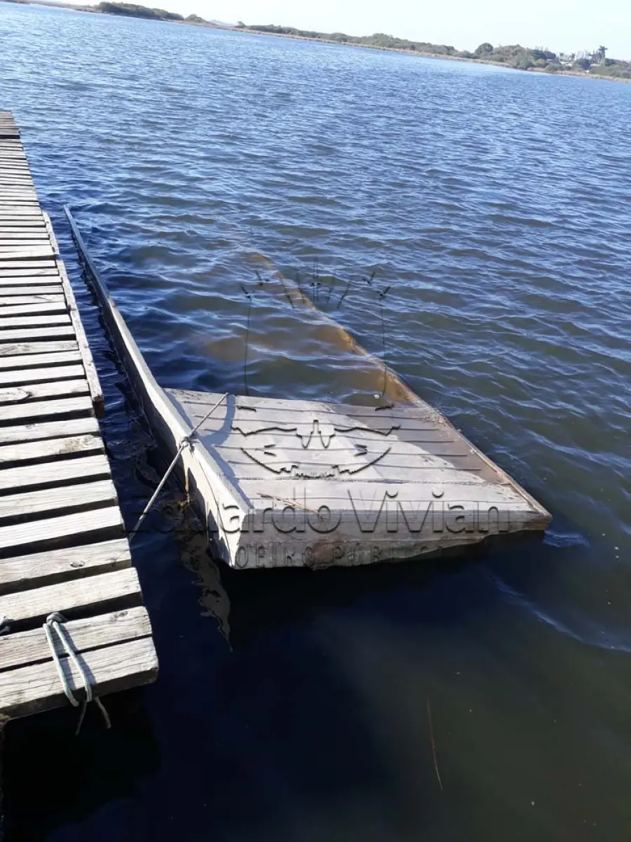 LOTE 004 - VENDA JUDICIAL DE BARCO DE ALUMÍNIO TIPO CHATA MEDINDO 6,06 M
