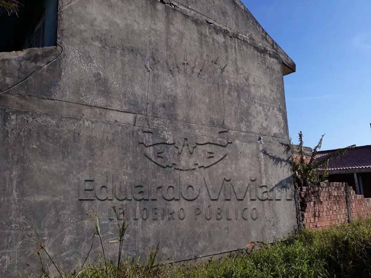 LOTE 001 - Casa em Tramandai, na Rua Andrade Neves, 2250