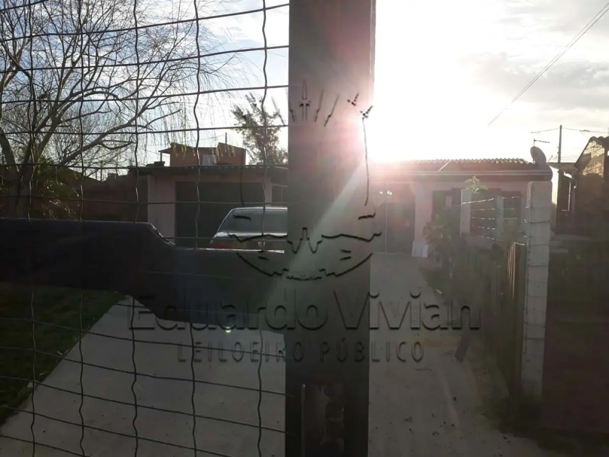 LOTE 002 - VENDA JUDICIAL DE RESIDÊNCIA NO PARQUE DOS PRESIDENTES EM TRAMANDAÍ