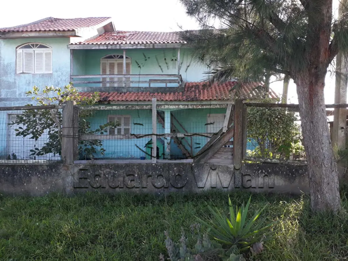 LOTE 001 - Casa em Tramandai, na Rua Andrade Neves, 2250