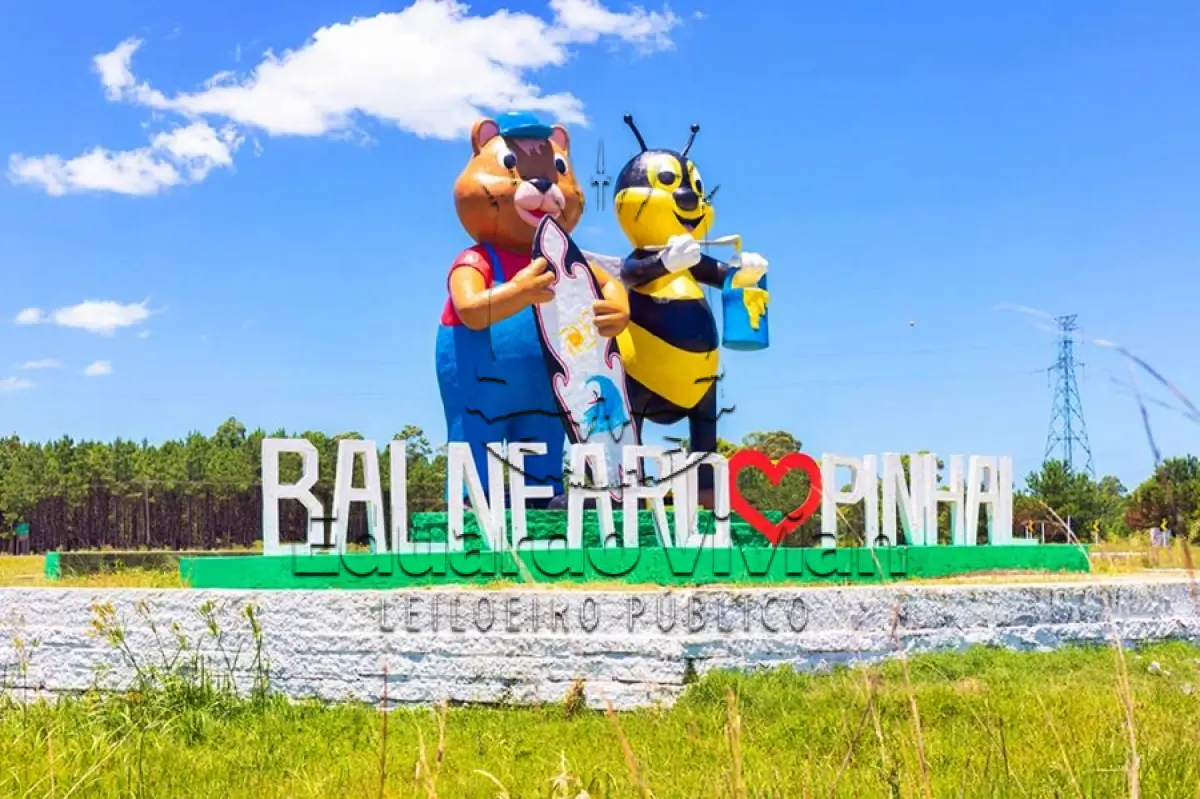 LOTE 004 - VENDA JUDICIAL DE RESIDÊNCIA EM BALNEARIO PINHAL NA AV. ITALIA, 708.