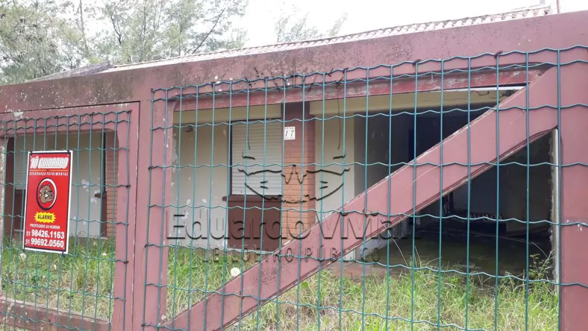 LOTE 001 - VENDA JUDICIAL DE RESIDÊNCIA EM ATLÂNTIDA SUL NA RUA ITAPEMA, 17.