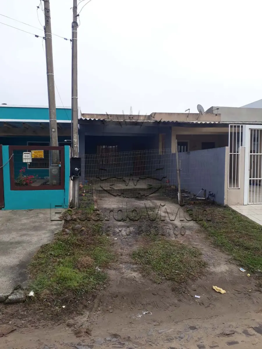 LOTE 001 - Casa de alvenaria, situada na Rua Getúlio Vargas, nº 2434 Imbé