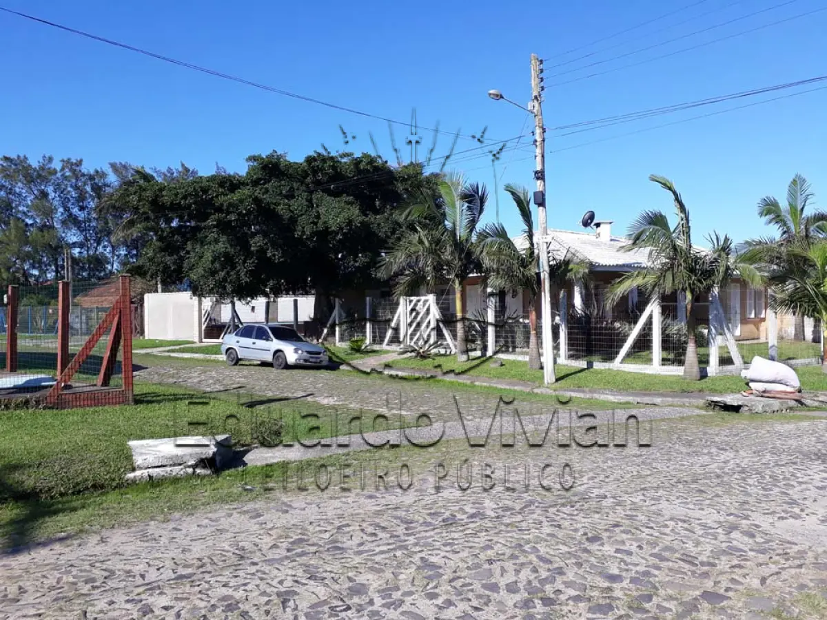 LOTE 001 - VENDA JUDICIAL TRABALHISTA DE RESIDÊNCIA EM IMBÉ NA RUA BENTO GONÇALVES, 1645