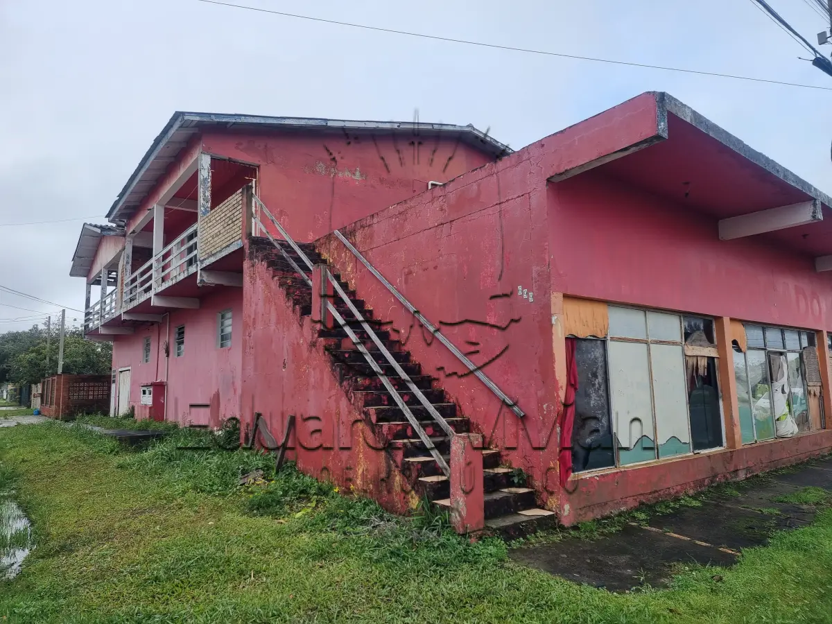 LOTE 001 - Em Imbé, na Praia de Ipiranga, na Rua Itália, nº 699, esquina Ovidio Barbieri, imóvel matrícula 74.804 do RI de Tramandaí, apartamento com 108,00 m2.