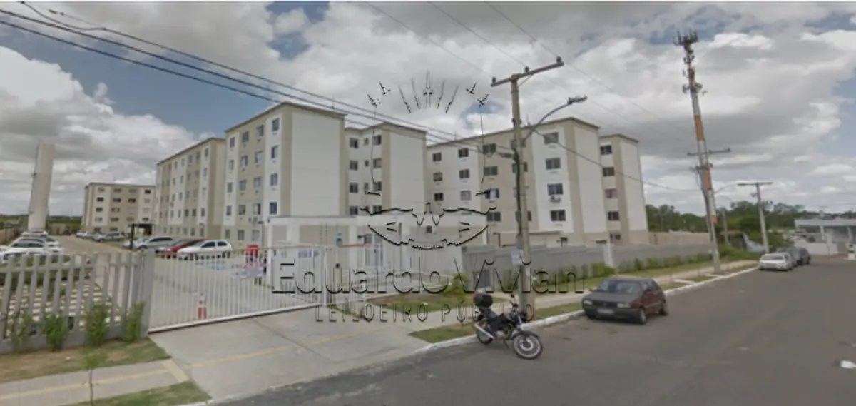 LOTE 001 - Em Canoas, no Condomínio Residencial Alto da Baviera, o apartamento 101, Bloco 02, o qual foi adaptado para idosos, situado na Rua Lopes Trovão, nº 45.
