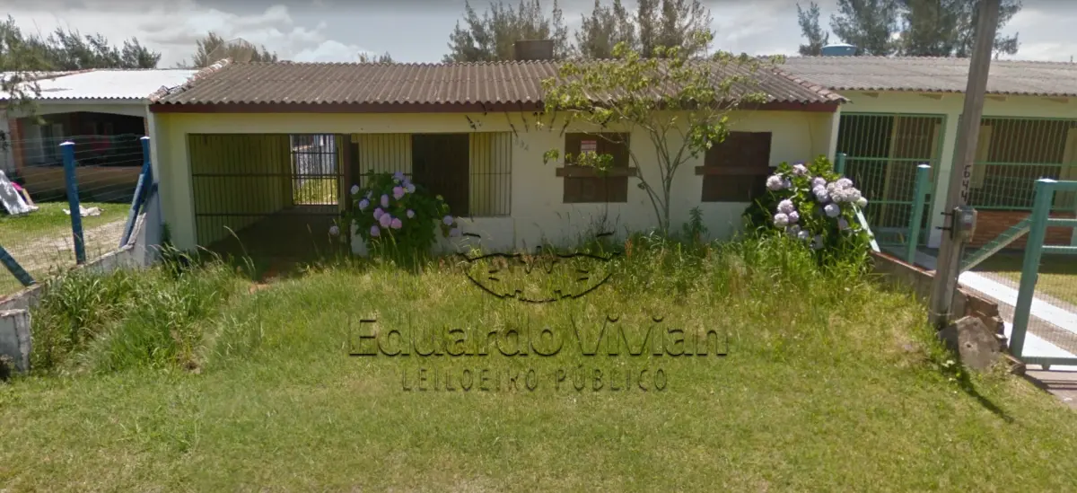 LOTE 001 - Na Praia de Magistério, o lote nº 21 da quadra C-3, medindo 12,00 m de frente no alinhamento da Rua Bagé, nº 644.