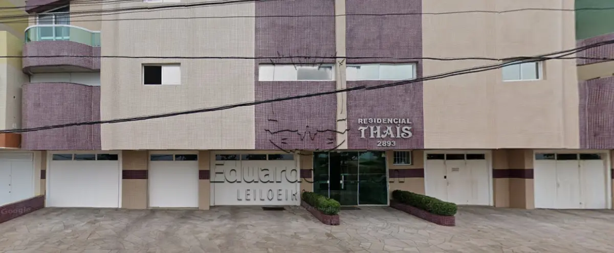 LOTE 001 - Em Capão da Canoa, no Edifício Residencial Thaís, na Rua Moema, nº 2893, o apartamento 1.301 e  os  O Boxes de Estacionamento 3-08 e 3-09.