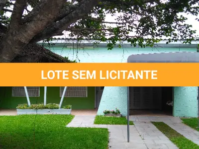 LOTE 02 - "Uma casa em alvenaria com garagem, localizada na Travessa Padre Feijó, 1179, em Tramandaí