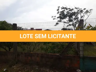 LOTE 02 - Uma casa de madeira, sem o terreno. Venda Somente da edificação.