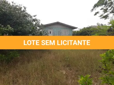 LOTE 02 - Uma casa de madeira, sem o terreno. Venda Somente da edificação.