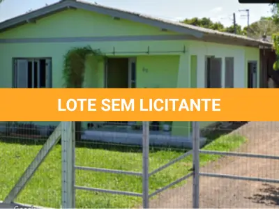 LOTE 001 - Uma casa e o respectivo terreno, em Santo Antonio da Patrulha, na Rua Francelino Pinheiro de Moraes, nº 90, Bairro Passo dos Ramos