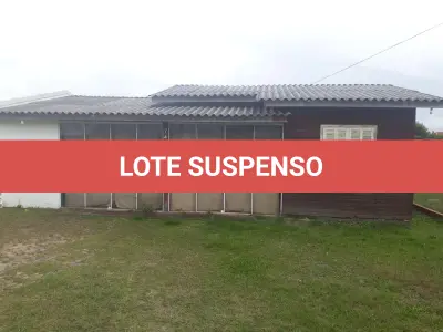 LOTE 003 - VENDA JUDICIAL DE RESIDÊNCIA EM BALNEÁRIO HARMONIA, NA RUA 28, Nº 74