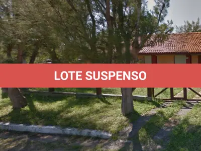 LOTE 001 - VENDA JUDICIAL DE RESIDÊNCIA EM ATLÂNTIDA SUL NA RUA ITAPEMA, 17.