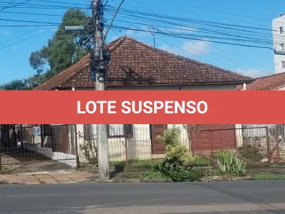 LOTE 000 - Em Santo Antônio da Patrulha, na Rua Major João Villa Verde, nº 326, matrícula no RI de SAP nº 11.393, terreno com 440,00 m2, avaliado o conjunto de casa e lote em 450.000,00. Segundo a matricula a casa teria 128,08 m2 de área.