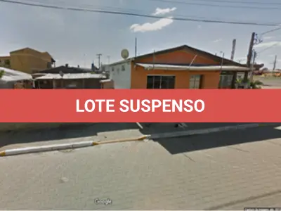 LOTE 001 - Em Capivari do Sul, na Rua José da Silva Bueno, 545, na quadra formada pelas vias Jose Martins Pajares (Galego) e RST 101, o Lote 15 da Quadra 01, na antiga Quadra A, terreno com 300,00 m2 de área, com benfeitorias, avaliado em R$ 100.000,00, matrícula 4867 do RI de Palmares do Sul.