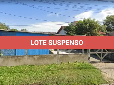 LOTE 001 - Em Tramandai, na Rua Vergueiros, nº 2072, sendo o Lote 21 da Quadra 276, com uma casa de alvenaria, avaliado o conjunto em R$ 150.000,00, Matrícula no RI de Tramandaí 13.720.