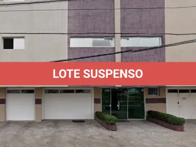 LOTE 001 - Em Capão da Canoa, no Edifício Residencial Thaís, na Rua Moema, nº 2893, o apartamento 1.301 e  os  O Boxes de Estacionamento 3-08 e 3-09.