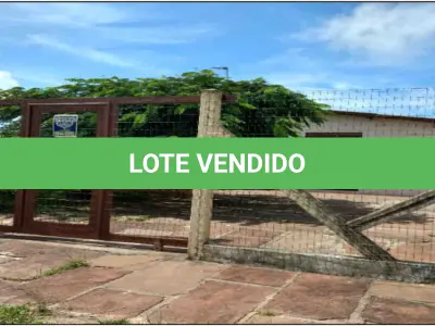 LOTE 001 - Uma Casa em Cidreira, na Rua Idalino Ferreira Fraga, (antiga Rua 06), nº 2056 e o respectivo Lote 07 da Quadra 92-B