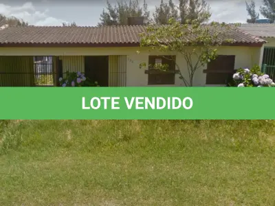 LOTE 001 - Na Praia de Magistério, o lote nº 21 da quadra C-3, medindo 12,00 m de frente no alinhamento da Rua Bagé, nº 644.
