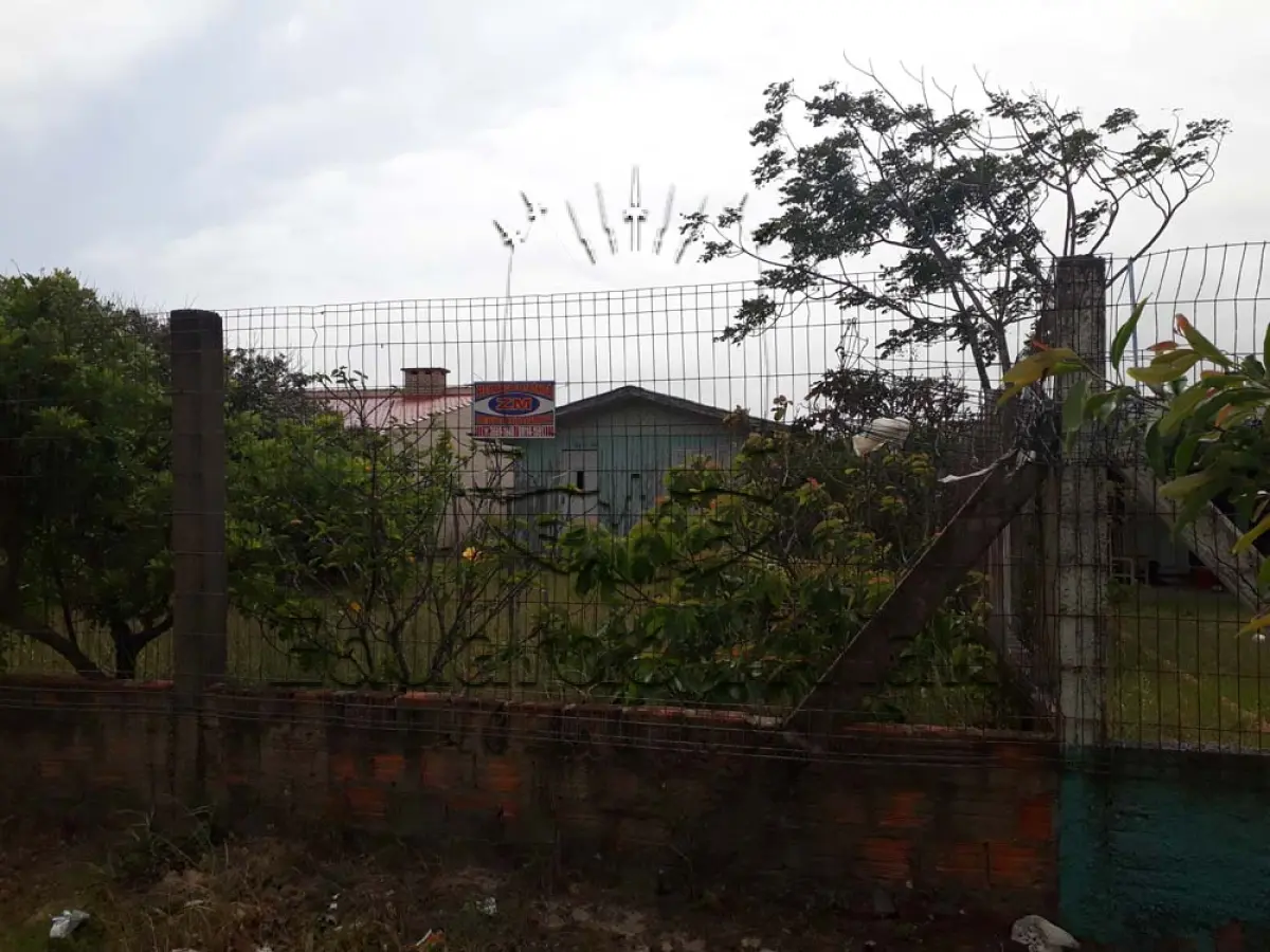 LOTE 02 - Uma casa de madeira, sem o terreno. Venda Somente da edificação.