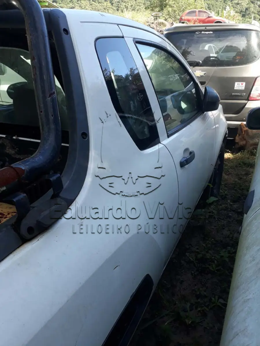 LOTE 001 - VENDA JUDICIAL DE VEICULO  CHEVROLET/MONTANA LS ANO 2012