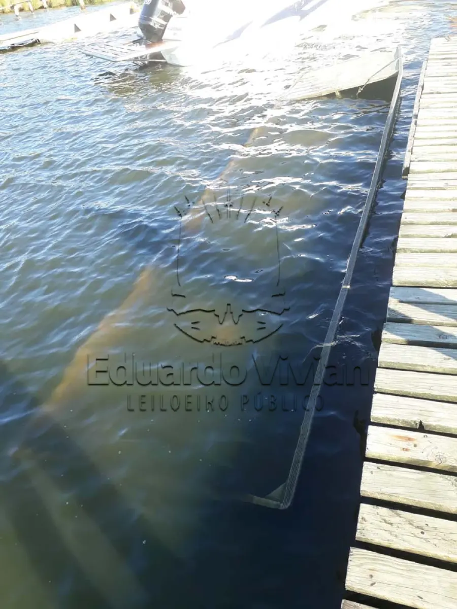 LOTE 004 - VENDA JUDICIAL DE BARCO DE ALUMÍNIO TIPO CHATA MEDINDO 6,06 M