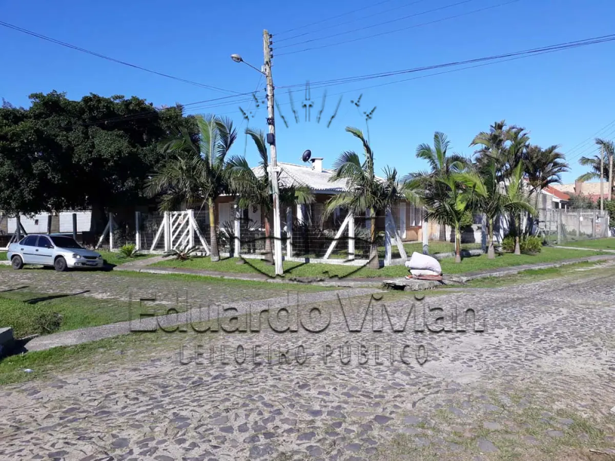 LOTE 001 - VENDA JUDICIAL TRABALHISTA DE RESIDÊNCIA EM IMBÉ NA RUA BENTO GONÇALVES, 1645
