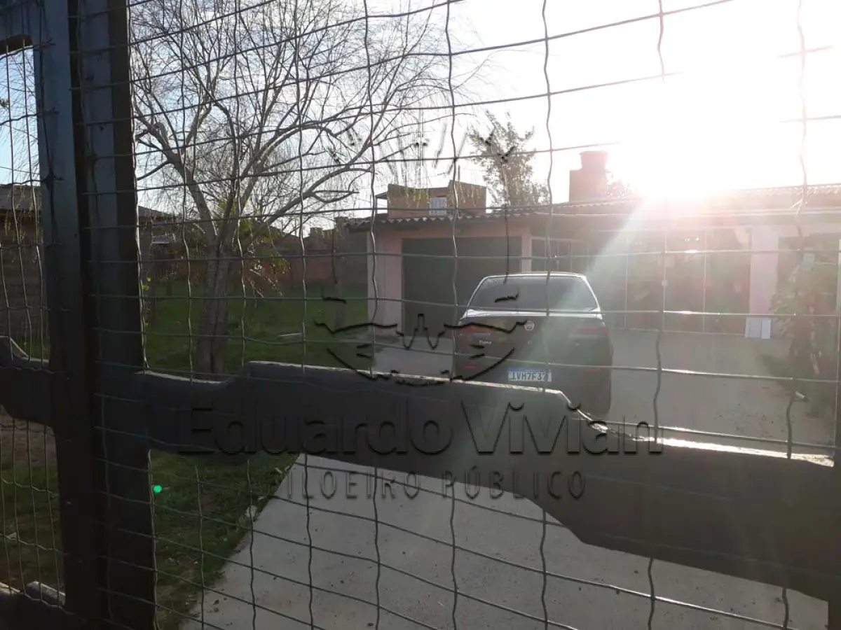 LOTE 002 - VENDA JUDICIAL DE RESIDÊNCIA NO PARQUE DOS PRESIDENTES EM TRAMANDAÍ