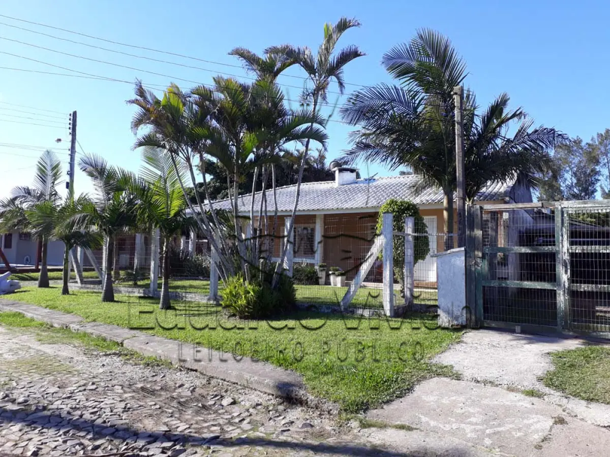 LOTE 001 - VENDA JUDICIAL TRABALHISTA DE RESIDÊNCIA EM IMBÉ NA RUA BENTO GONÇALVES, 1645
