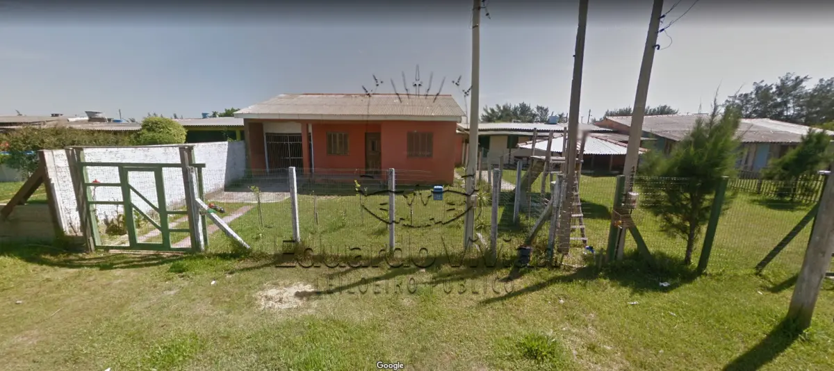 LOTE 02 - VENDA JUDICIAL DE RESIDÊNCIA EM BALNEÁRIO MAGISTERIO NA RUA VIAMÃO, 1164.