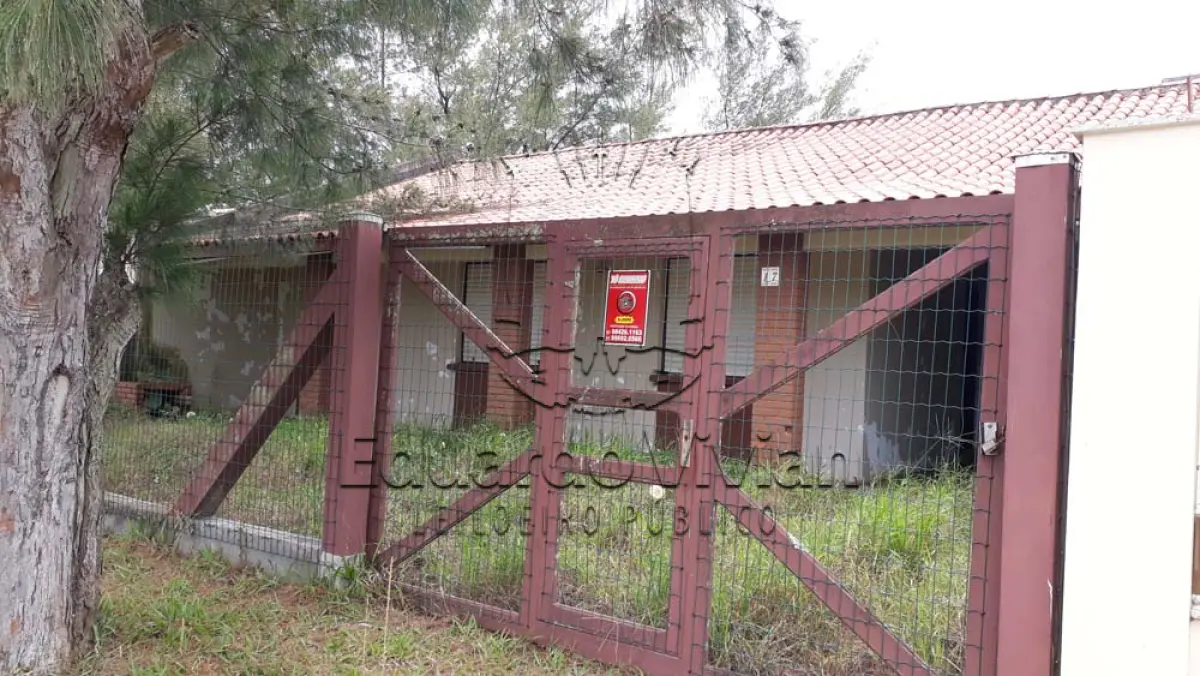 LOTE 001 - VENDA JUDICIAL DE RESIDÊNCIA EM ATLÂNTIDA SUL NA RUA ITAPEMA, 17.