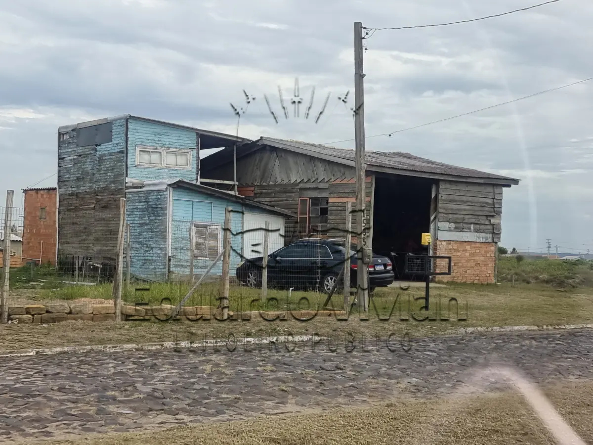 LOTE 001 - Um terreno urbano, situado nesta cidade de Imbé, com acesso pela Rua 30, Balneário Harmonia, bem próximo a RS 786, área total de 301,25 m2, com 12,05 metros de frente por 25,00 metros de frente a fundos, com suas medidas, limites e confrontações devidamente descritas junto a Matrícula do Imóvel nº 55.740