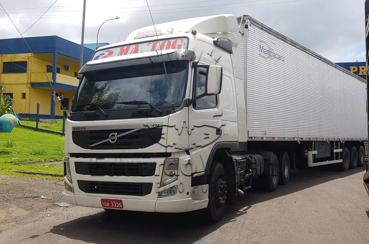 LOTE 001 - VOLVO/FM 370 6X2T, Ano/modelo: 2013/2013, Placa: IUA3335 e SR/RODOVIA CFCS SR3E, Ano/modelo: 2012/2013, Placa: ITS7156