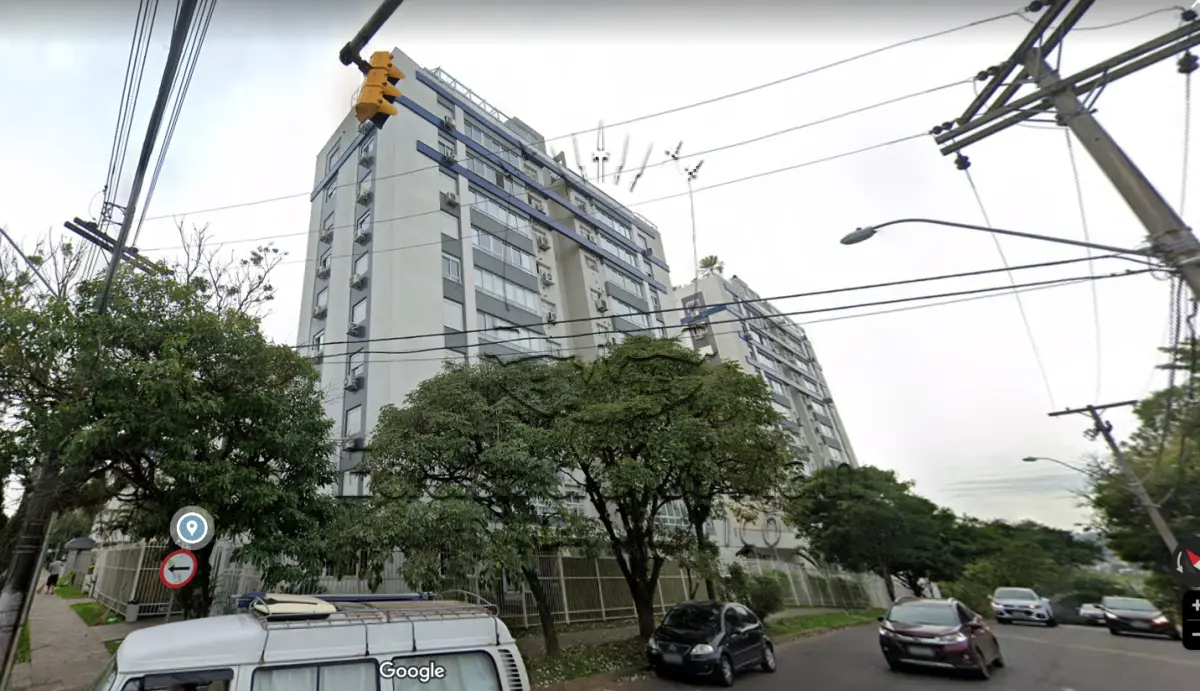 LOTE 001 - O box de estacionamento nº  64, situado no Edifício Residencial ‘My Way Belvedere’, localizado na Rua Prof. Cristiano Fischer, nº 346, Bairro Petrópolis, em Porto Alegre.
