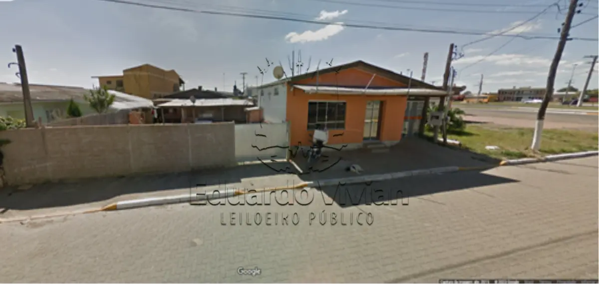 LOTE 001 - Em Capivari do Sul, na Rua José da Silva Bueno, 545, na quadra formada pelas vias Jose Martins Pajares (Galego) e RST 101, o Lote 15 da Quadra 01, na antiga Quadra A, terreno com 300,00 m2 de área, com benfeitorias, avaliado em R$ 100.000,00, matrícula 4867 do RI de Palmares do Sul.