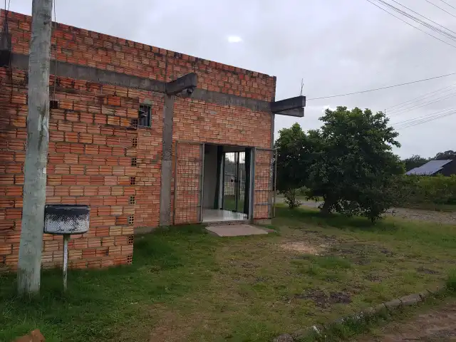 Prédio Comercial no Loteamento Parque Emboaba.