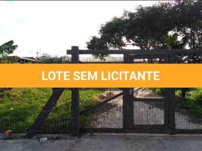 LOTE 01 - VENDA JUDICIAL DE RESIDÊNCIA EM TRAMANDA NA RUA SARGENTO GERALDO SANTANA, 2316.