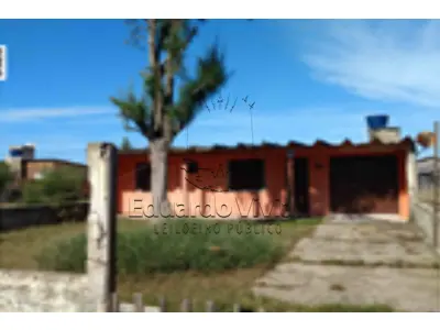 LOTE 001 - Casa em Quintão