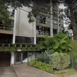 LOTE 001 - VENDA JUDICIAL TRABALHISTA DE APARTAMENTO EM PORTO ALEGRE PRÓXIMO AO SHOPPING IGUATEMI.