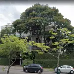 LOTE 001 - VENDA JUDICIAL TRABALHISTA DE APARTAMENTO EM PORTO ALEGRE PRÓXIMO AO SHOPPING IGUATEMI.