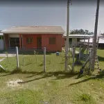 LOTE 02 - VENDA JUDICIAL DE RESIDÊNCIA EM BALNEÁRIO MAGISTERIO NA RUA VIAMÃO, 1164.