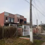 LOTE 001 - Casa número 01, situada na Rua Lagoa Vermelha, 2189