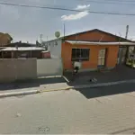 LOTE 001 - Em Capivari do Sul, na Rua José da Silva Bueno, 545, na quadra formada pelas vias Jose Martins Pajares (Galego) e RST 101, o Lote 15 da Quadra 01, na antiga Quadra A, terreno com 300,00 m2 de área, com benfeitorias, avaliado em R$ 100.000,00, matrícula 4867 do RI de Palmares do Sul.