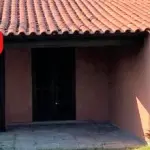 LOTE 001 - Em Imbé, os direitos que o executado possui sobre o imóvel localizado na Rua David Canabarro nº 1171, Casa 01.